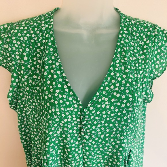 Floral Green Blouse Sz S Short Flutter Sleeve V Neck Popover Maison d' Amelie - Picture 4 of 12